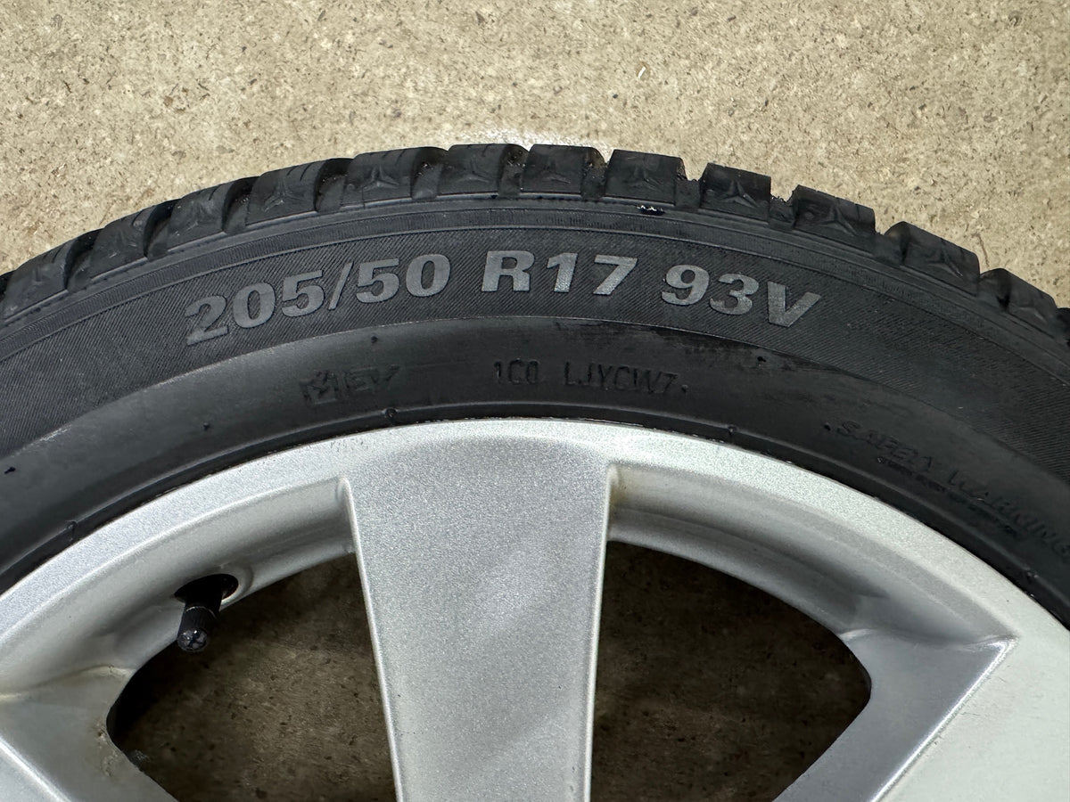 TOP *2 neue Reifen* Audi A3 8P 8V 8Y GY VW Golf V 5 1K VI 6 5K VII 7 5G VIII 8 CD Touran Cross 1P Seat Leon 1P 5F KL Skoda Octavia II 2 III 3 1Z 5E 17 Zoll Winterräder Winterreifen Felgen Alufelgen