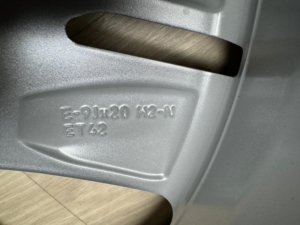 NEU Original Audi Q4 e-tron F4 20 Zoll Winterreifen Winterräder Felgen 89A601025D 89A601025L