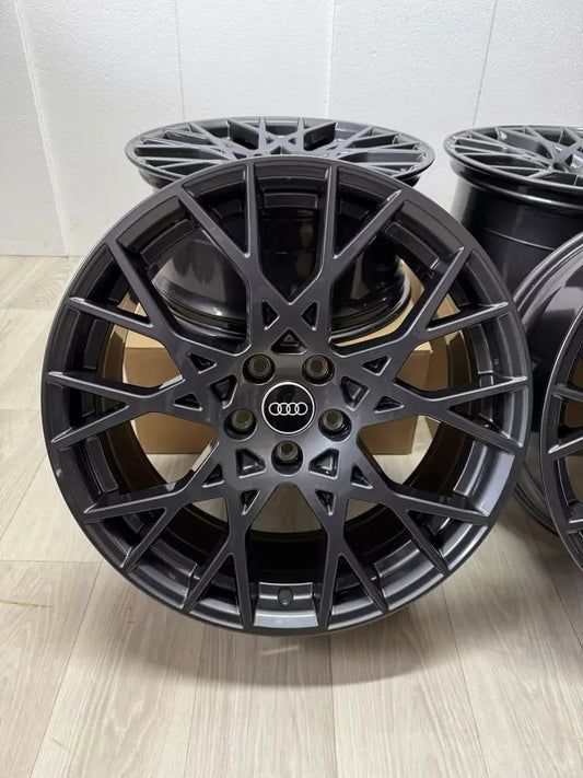 NEU Original Audi RS3 8Y Performance 19 Zoll Felgen Alufelgen 8Y0601025CK 8Y0601025CL 9x19 ET25 8x19 ET46 5x112 Sport Line Anthrazit Grau Werksauslieferungs Zustand RS Felgensatz MwSt. ausweisbar