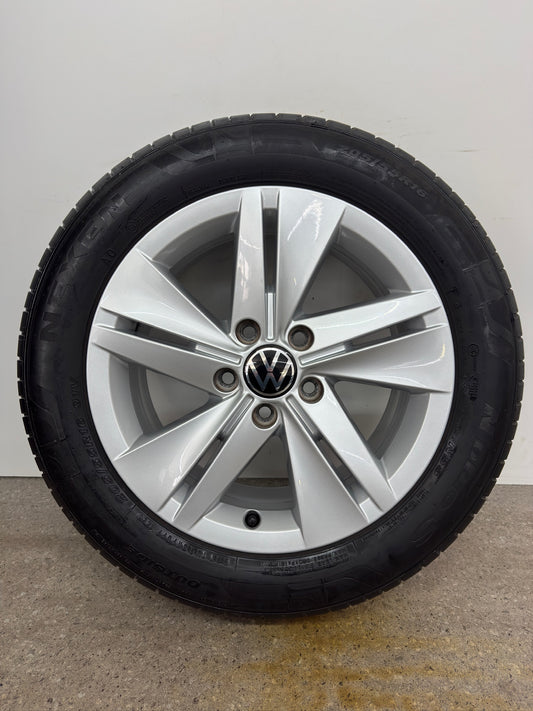 Original VW Golf VIII 8 CD 16 Zoll Norfolk Sommerräder Sommerreifen Felgen 5H0601025 Alufelgen 205/55 R16 91V 7x16 ET48 Silber 5x112
