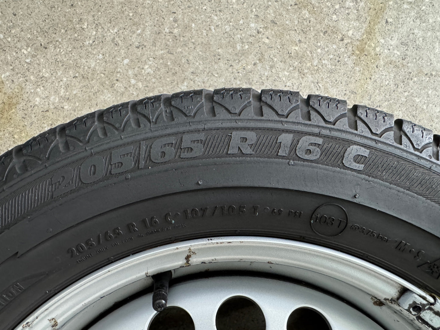 TOP 8 - 7mm Original VW T5 T6 Transporter Kastenwagen 16 Zoll Winterräder Winterreifen Felgen 7F0601027 Stahlfelgen 6,5x16 ET51 205/65 R16 C 107 105T 103T 5x120 Winterradsatz M+S