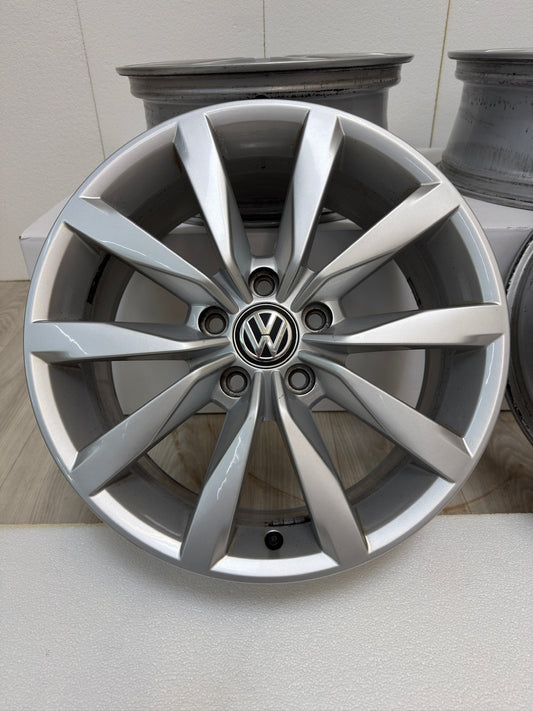 TOP Original VW Golf VII 7 5G 17 Zoll Dijon Felgen Alufelgen 5G0601025CH 7x17 ET49 Silber Variant Kombi Limousine GTI GTD R-Line 5x112 Felgensatz MwSt. auweisbar