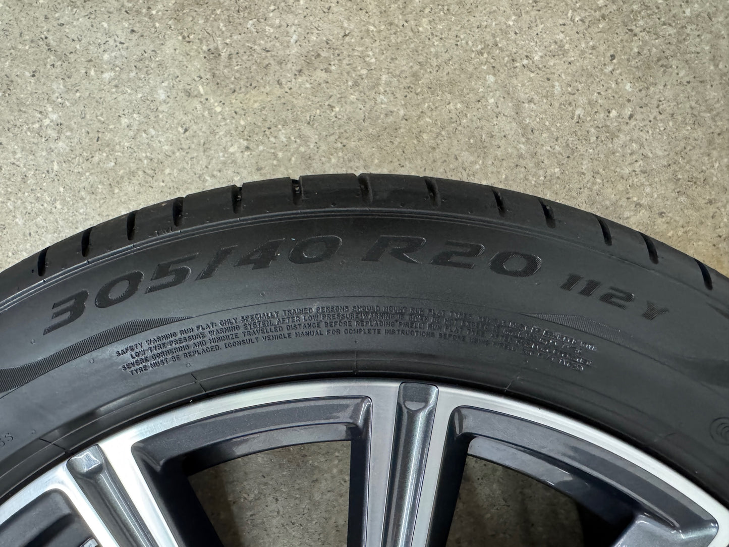 WIE NEU DOT25 Original BMW X5 G05 X6 G06 M 740M 20 Zoll Sommerräder Sommerreifen Felgen 8071996 8071997 275/45 R20 110Y 305/40 R20 112Y Pirelli P Zero * M Sport Line RFT Sommmeradsatz SUV
