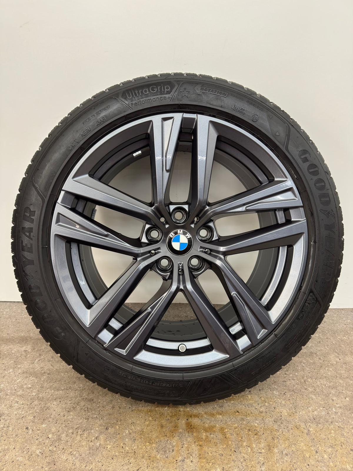 7 / 6mm Original BMW i4 G26 Gran Coupé 18 Zoll Sty. 853 Winterräder Winterreifen Felgen 6896768 5A1E212 Alufelgen 245/45 R18 100H M+S Styling Gunmetal Winterradsatz MwSt.