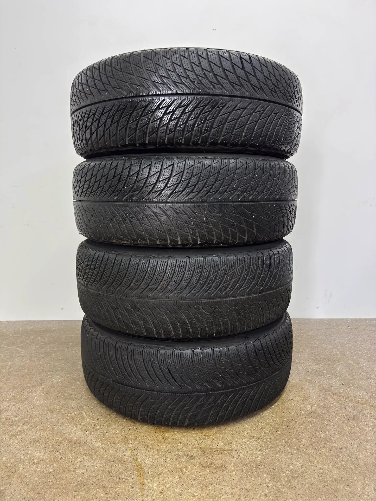 7,7 / 6,7mm Original Volvo XC40 X 536 S90 V90 Cross Country 18 Zoll Winterräder Winterrreifen Felgen 31362866 Alufelgen 235/55 R18 104H M+S SUV Silber Winterradsatz 5x108 7,5x18 ET50,5