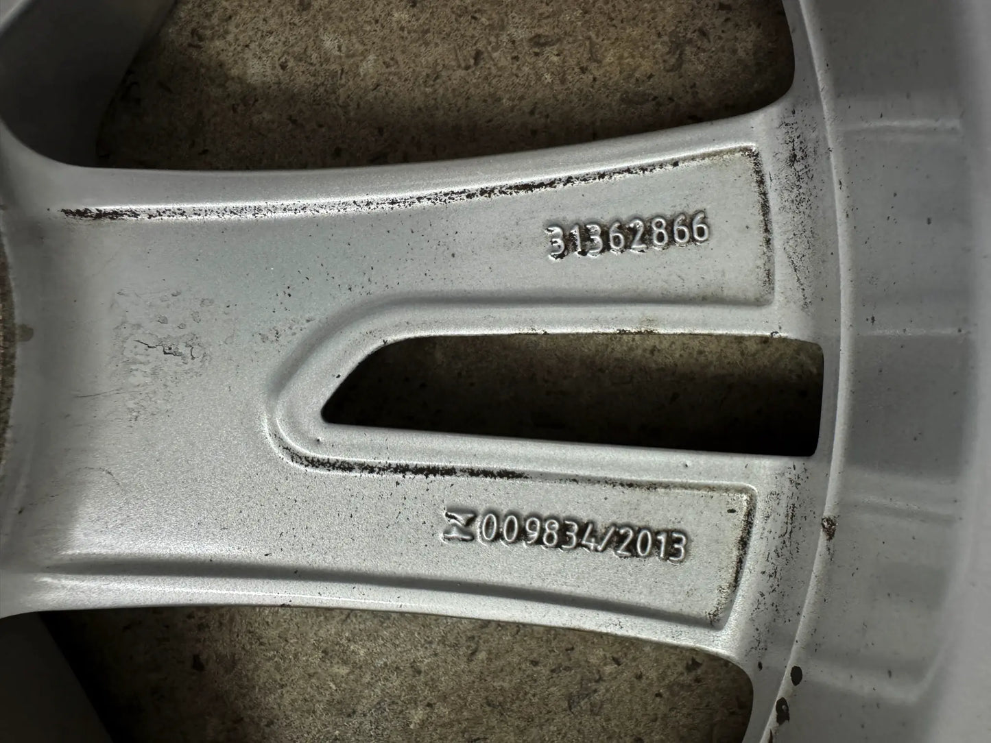7,7 / 6,7mm Original Volvo XC40 X 536 S90 V90 Cross Country 18 Zoll Winterräder Winterrreifen Felgen 31362866 Alufelgen 235/55 R18 104H M+S SUV Silber Winterradsatz 5x108 7,5x18 ET50,5
