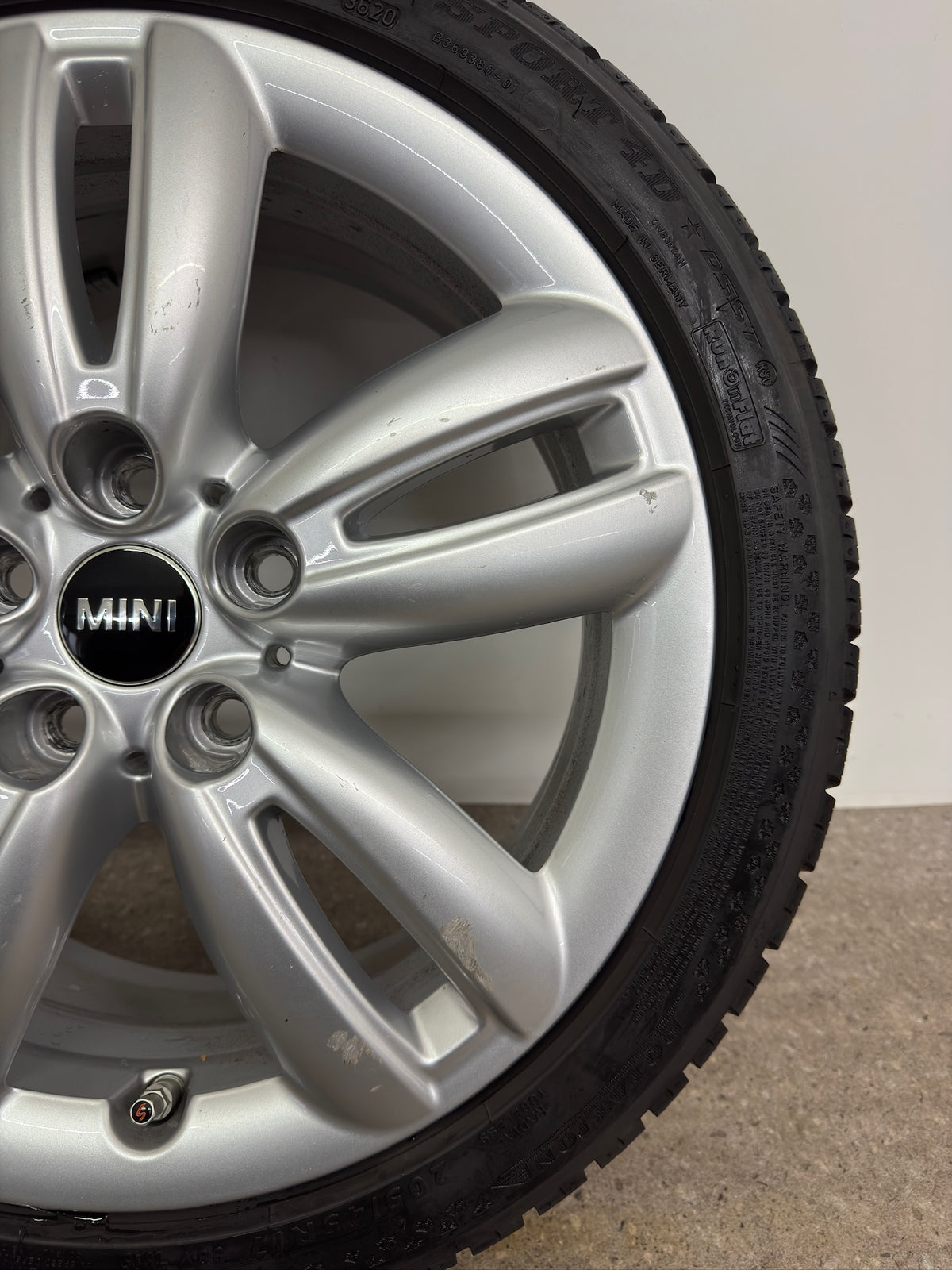 7mm Original Mini Cooper S One F55 F56 F57 Spoke 501 17 Zoll Winterräder Winterreifen Felgen 6855107 Alufelgen 205/45 R17 88V Silber M+S Track JCW 5x112 Winterradsatz MwSt.