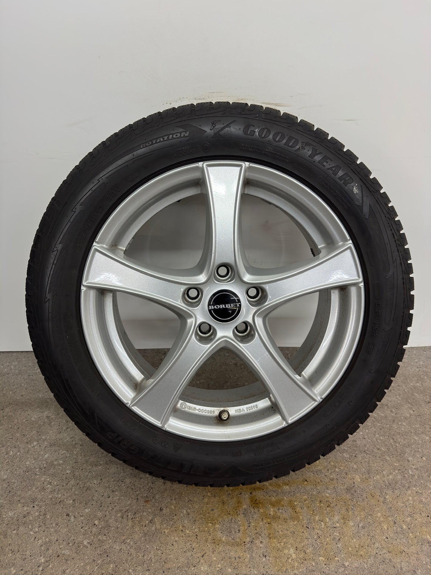 7mm VW Passat B8 3G Beetle 16 Skoda Karoq NU Seat Ateca 5FP 17 Zoll Winterräder Winterreifen Felgen Alufelgen 215/55 R17 98V 5x112 6,5x17 ET41 KBA 50398 Silber Winterradsatz SUV
