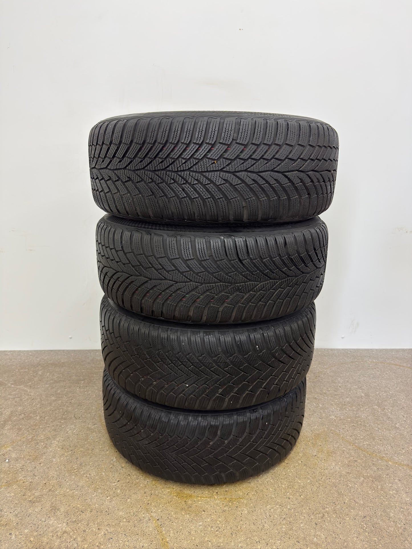 8 / 7mm TOP Original VW Arteon 3H Shooting Brake 17 Zoll Winterräder Winterreifen Felgen Alufelgen KBA52299 Schwarz M+S 225/50 R17 98V Continental Winterradsatz