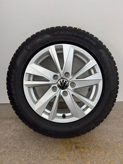 DOT2023 Original VW Touran II 2 5T 16 Zoll Karlstad Winterräder Winterreifen Felgen 5TA601025Q Alufelgen 6,5x16 ET48 5x112 205/60 R16 96H Silber Winterradsatz MwSt. ausweisbar