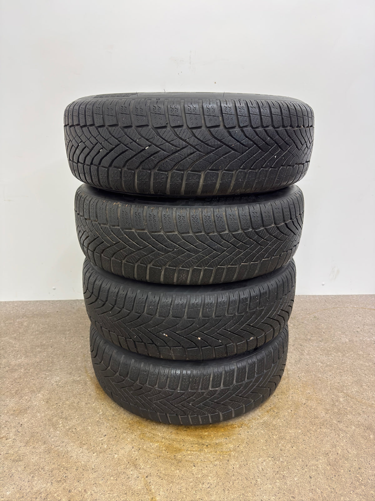 DOT22 7 / 5,5mm VW T-Roc A1 Audi Q2 GA 16 Zoll Winterräder Winterreifen Felgen Alufelgen 205/60 R16 92H 6x16 ET43 5x112 KBA 53155 SUV Silber Doppelspeiche Winterradsatz MwSt.