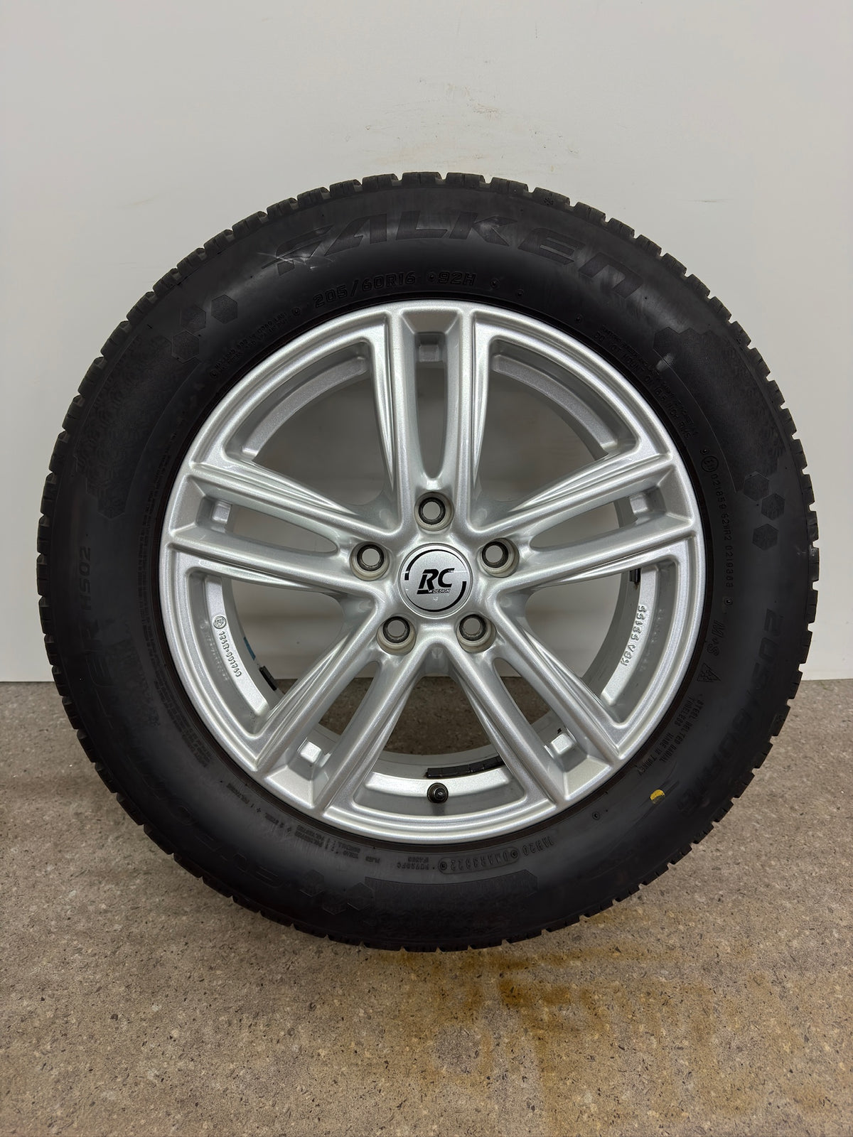 DOT22 7 / 5,5mm VW T-Roc A1 Audi Q2 GA 16 Zoll Winterräder Winterreifen Felgen Alufelgen 205/60 R16 92H 6x16 ET43 5x112 KBA 53155 SUV Silber Doppelspeiche Winterradsatz MwSt.