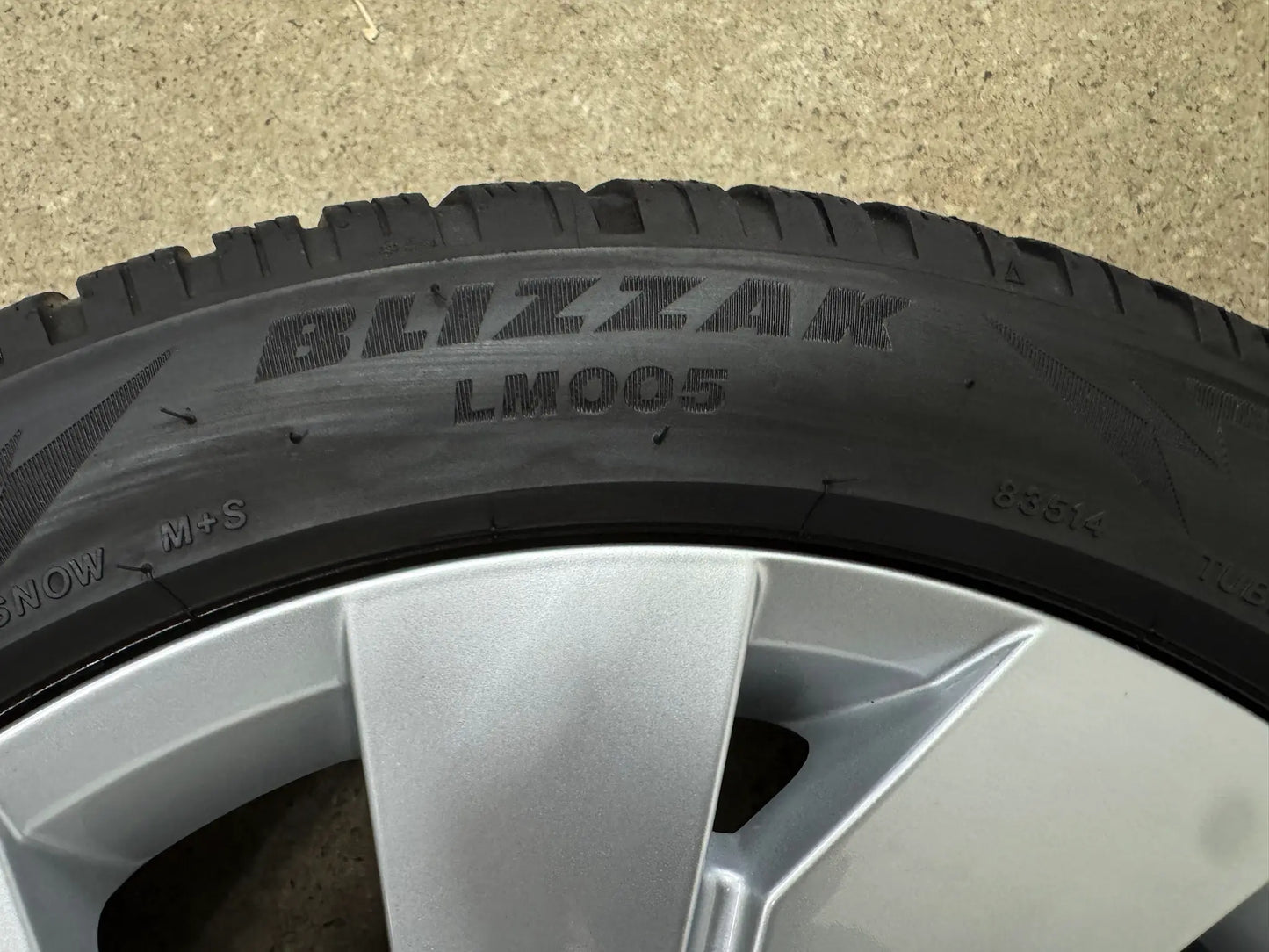 DOT22 Original VW Golf VIII 8 5H CD 17 Zoll Belmont Nottingham Winterräder Winterreifen Felgen 5H0601025B Alufelgen 205/55 R17 Bridgestone 6,5x17 ET46 5x112 GTI GTE R-Line Silber Radsatz