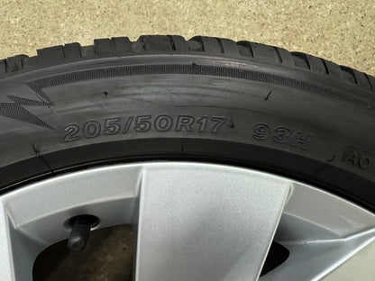 DOT22 Original VW Golf VIII 8 5H CD 17 Zoll Belmont Nottingham Winterräder Winterreifen Felgen 5H0601025B Alufelgen 205/55 R17 Bridgestone 6,5x17 ET46 5x112 GTI GTE R-Line Silber Radsatz