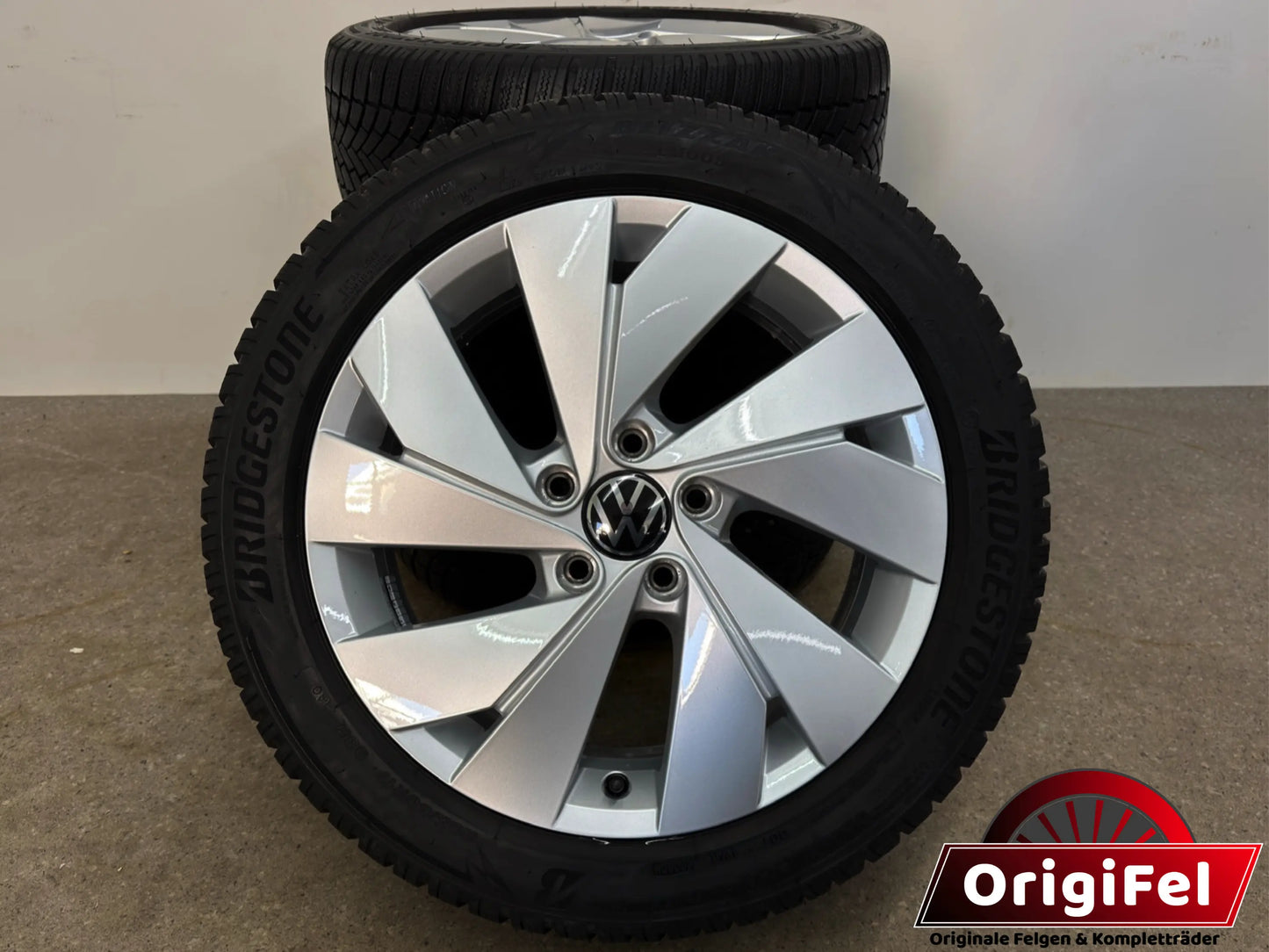 DOT22 Original VW Golf VIII 8 5H CD 17 Zoll Belmont Nottingham Winterräder Winterreifen Felgen 5H0601025B Alufelgen 205/55 R17 Bridgestone 6,5x17 ET46 5x112 GTI GTE R-Line Silber Radsatz