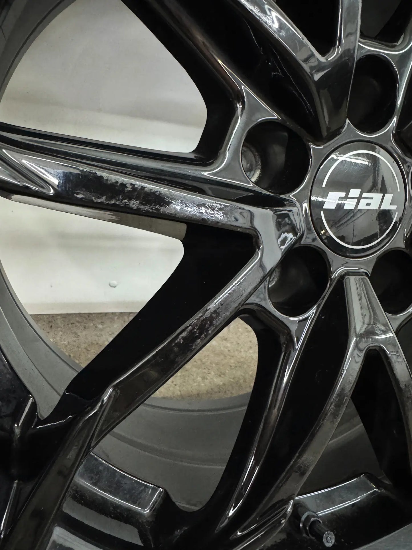 DOT23 VW Tiguan II 2 5N AD1 Audi Q3 F3 Seat Tarraco KN2 Skoda Kodiaq I 1 NS PS Aiways U5 17 Zoll Winterräder Winterreifen Felgen Alufelgen 215/65 R17 99H Schwarz M+S SUV Winterradsatz