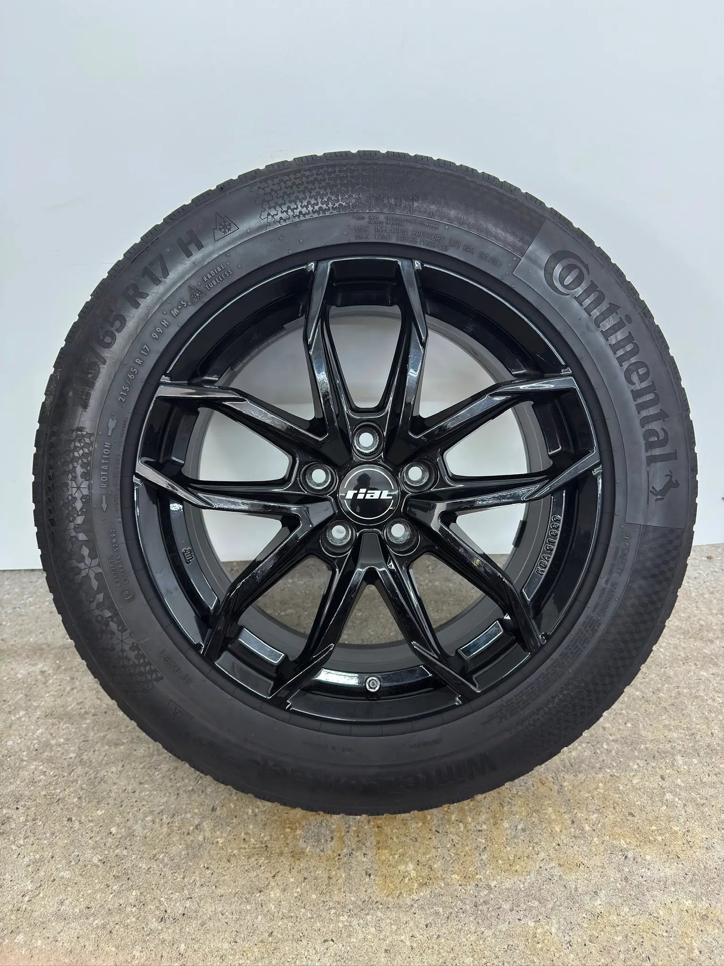 DOT23 VW Tiguan II 2 5N AD1 Audi Q3 F3 Seat Tarraco KN2 Skoda Kodiaq I 1 NS PS Aiways U5 17 Zoll Winterräder Winterreifen Felgen Alufelgen 215/65 R17 99H Schwarz M+S SUV Winterradsatz