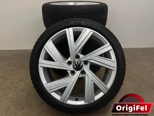 DOT24 Original VW Golf VIII 8 CD 18 Zoll Bergamo Winterräder Winterreifen Felgen 5H0601025M 5H0601025AE 5H0601025AB Alufelgen 225/40 R18 92V R-Line Silber 5x112 7,5x18 ET51 M+S Winterradsatz