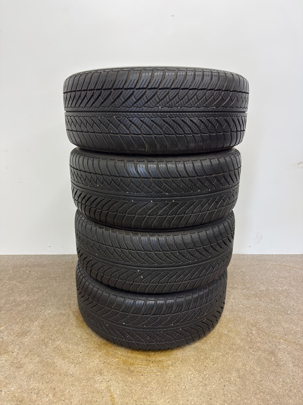 WIE NEU DOT24/23 Original BMW 5er G30 G31 Styling 619 18 Zoll Winterräder Winterreifen Felgen 6861224 Alufelgen 245/45 R18 100V Silber Vielspeiche 8x18 ET30 IS30 Limousine Touring Winterradsatz MwSt.