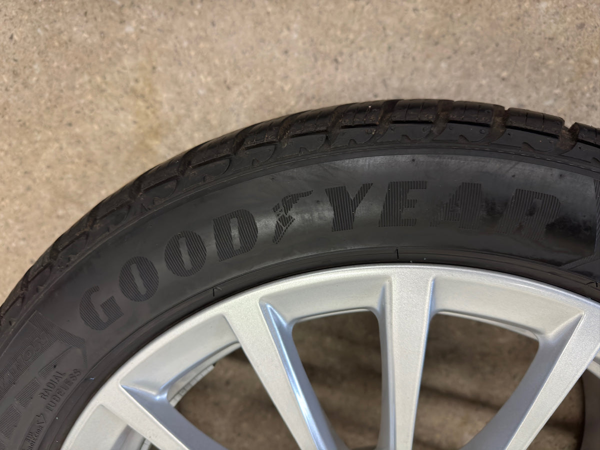 WIE NEU DOT24/23 Original BMW 5er G30 G31 Styling 619 18 Zoll Winterräder Winterreifen Felgen 6861224 Alufelgen 245/45 R18 100V Silber Vielspeiche 8x18 ET30 IS30 Limousine Touring Winterradsatz MwSt.