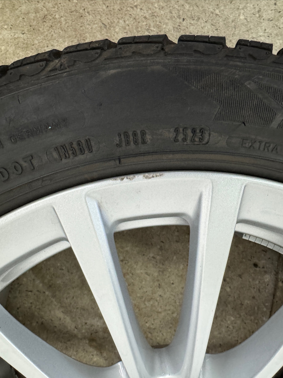 WIE NEU DOT24/23 Original BMW 5er G30 G31 Styling 619 18 Zoll Winterräder Winterreifen Felgen 6861224 Alufelgen 245/45 R18 100V Silber Vielspeiche 8x18 ET30 IS30 Limousine Touring Winterradsatz MwSt.