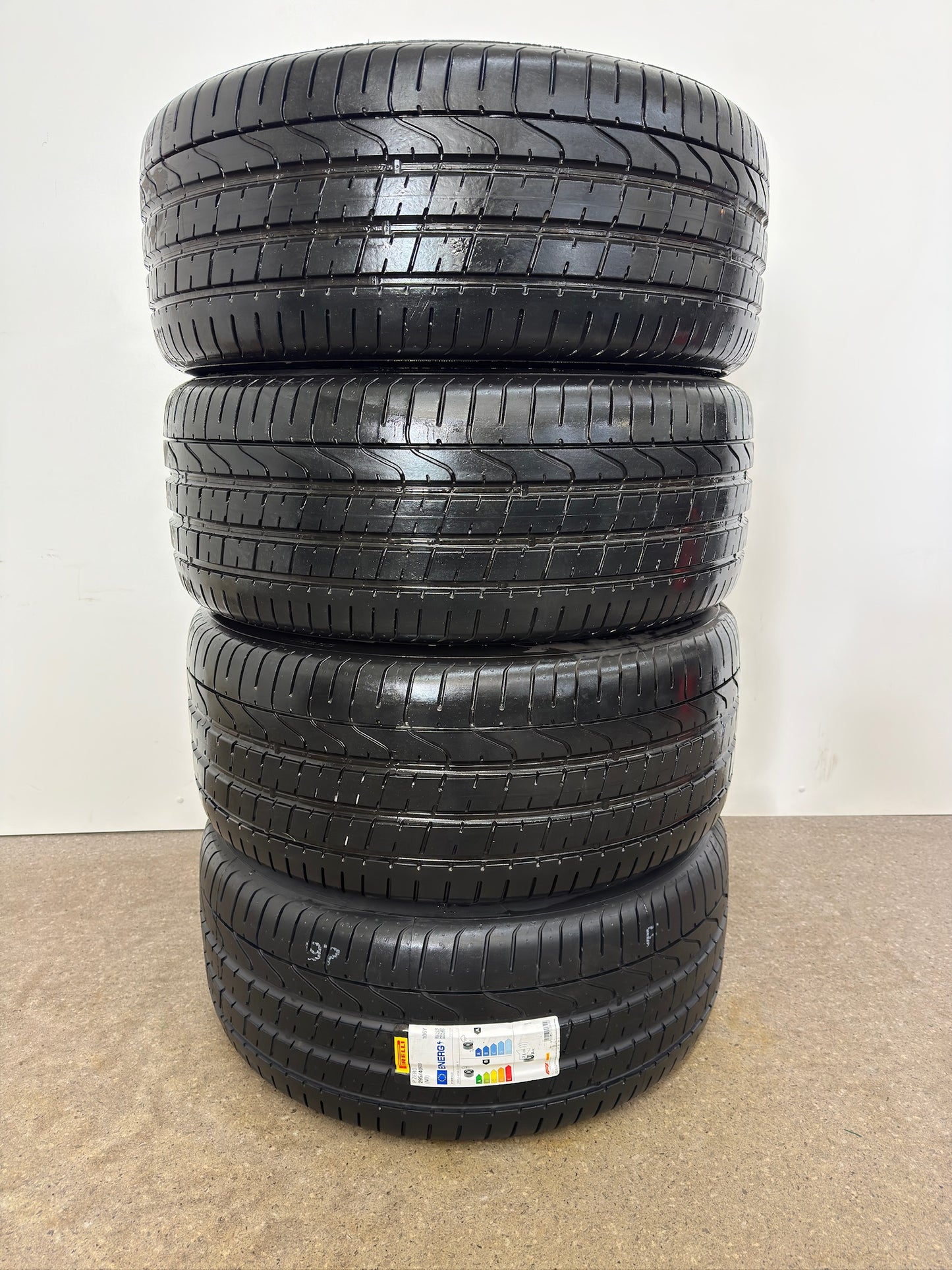 DOT24/25 Original Porsche Macan RS Spyder 95B 20 Zoll Sommerreifen Sommerräder Felgen Alufelgen 95B601025BP 95B601025BQ I 1 II 2 III 3 GTS Sport Turbo 265/45 R20 104Y 295/40 R20 106Y