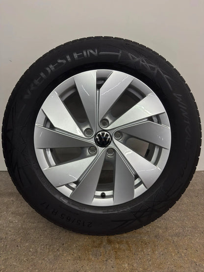 DOT25 Original VW Tiguan II 2 III 3 CTI Tayron R4 17 Zoll Bari Winterräder Winterreifen Felgen 571601025 Alufelgen 215/65 R17 99H M+S Allspace AD1 5NA Winterradsatz SUV MwSt.