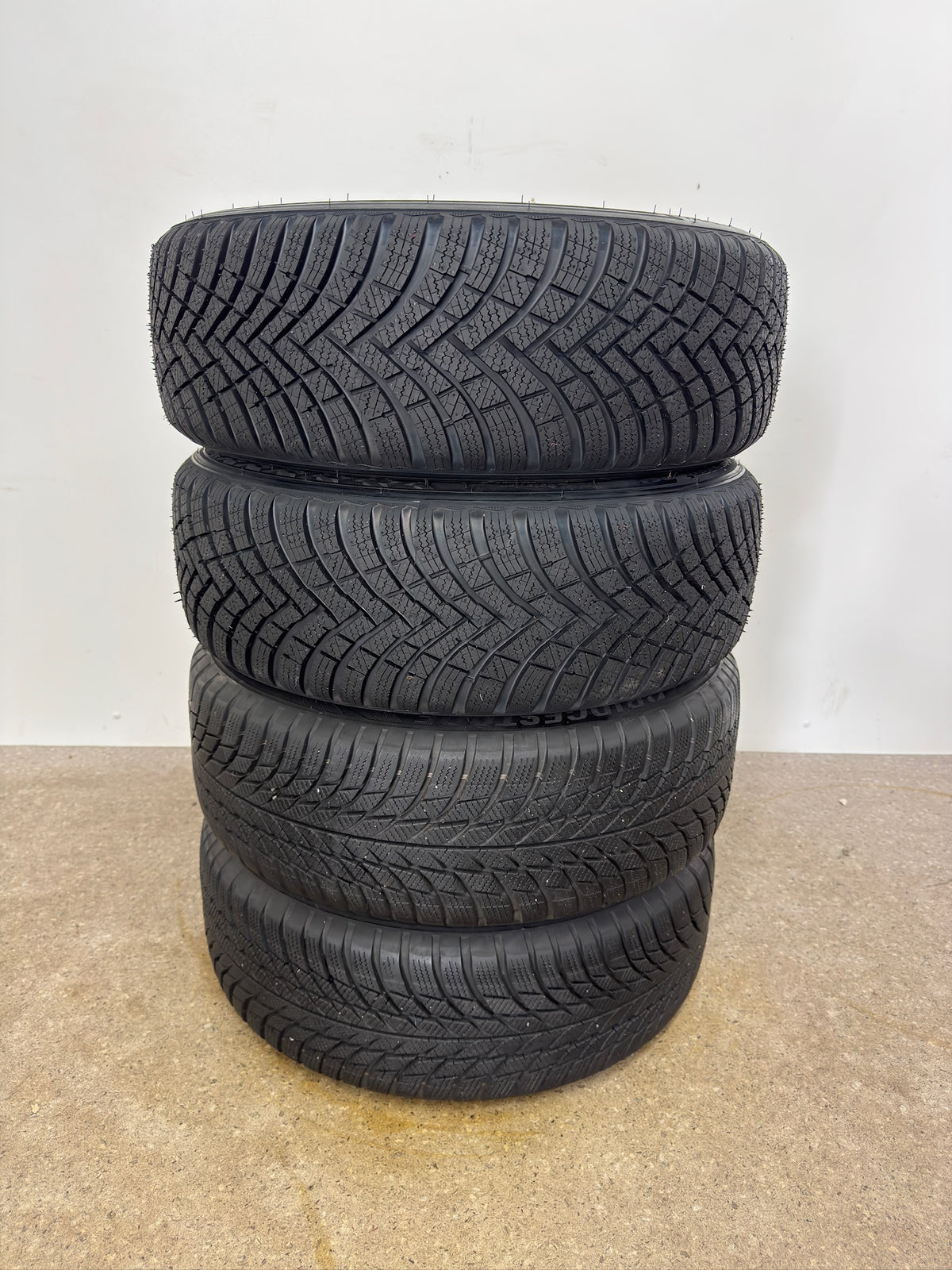 DOT26/25 neu / 7mm Original Audi A1 GB Citycarver Allstreet 16 Zoll Winterrräder Winterreifen Felgen 82A601025C Alufelgen 195/55 R16 91H XL Silber 6,5x16 ET40 5x100 S-Line M+S Winterkomplettradsatz