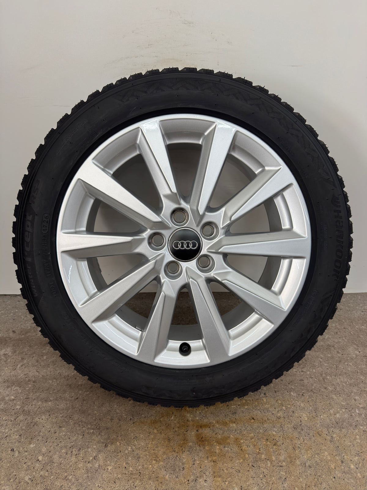 DOT26/25 neu / 7mm Original Audi A1 GB Citycarver Allstreet 16 Zoll Winterrräder Winterreifen Felgen 82A601025C Alufelgen 195/55 R16 91H XL Silber 6,5x16 ET40 5x100 S-Line M+S Winterkomplettradsatz