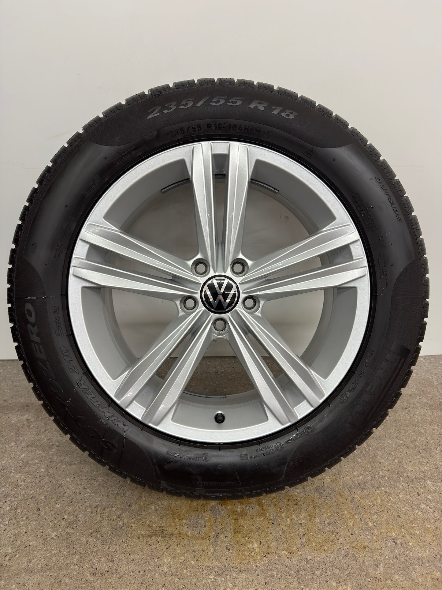 DOT4922 Original VW Tiguan II 2 Sebring 18 Zoll Winterräder Winterreifen Felgen 5NA601025M 5NA601025AQ Alufelgen 235/55 R18 104H M+S R-Line Silber Allspace AD1 5NA RDKS Winterradsatz