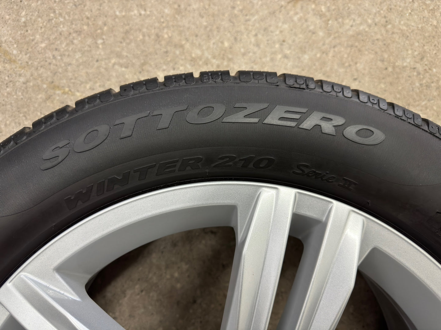 DOT4922 Original VW Tiguan II 2 Sebring 18 Zoll Winterräder Winterreifen Felgen 5NA601025M 5NA601025AQ Alufelgen 235/55 R18 104H M+S R-Line Silber Allspace AD1 5NA RDKS Winterradsatz