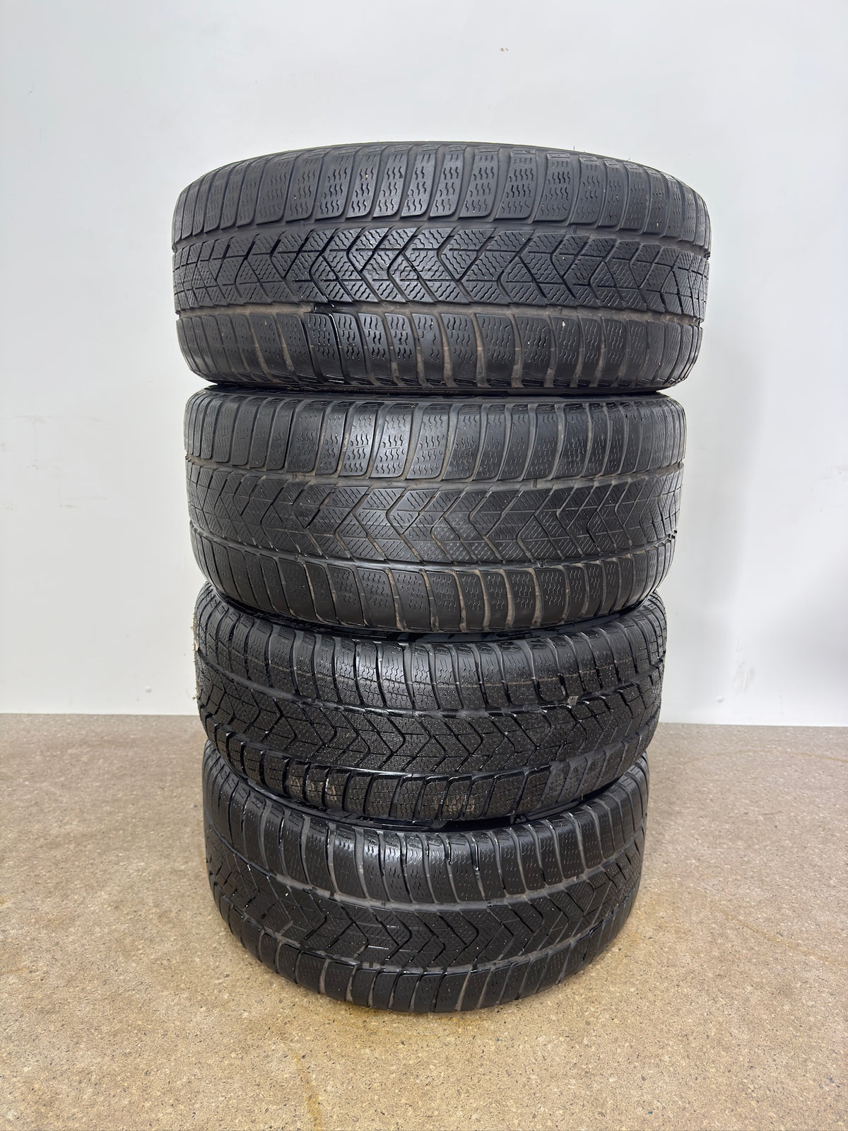 GUTER ZUSTAND Original BMW 2er G42 3er G20 G21 4er G22 G23 18 Zoll M 796M Winterräder Winterreifen Felgen 6885305 6885306 Alufelgen Schwarz 225/45 R18 95V 255/40 R18 99V RunFlat RFT RSC * MwSt.