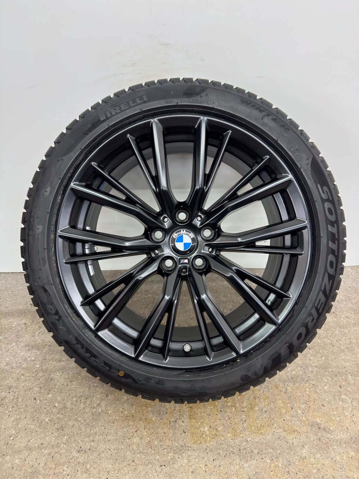 GUTER ZUSTAND Original BMW 2er G42 3er G20 G21 4er G22 G23 18 Zoll M 796M Winterräder Winterreifen Felgen 6885305 6885306 Alufelgen Schwarz 225/45 R18 95V 255/40 R18 99V RunFlat RFT RSC * MwSt.