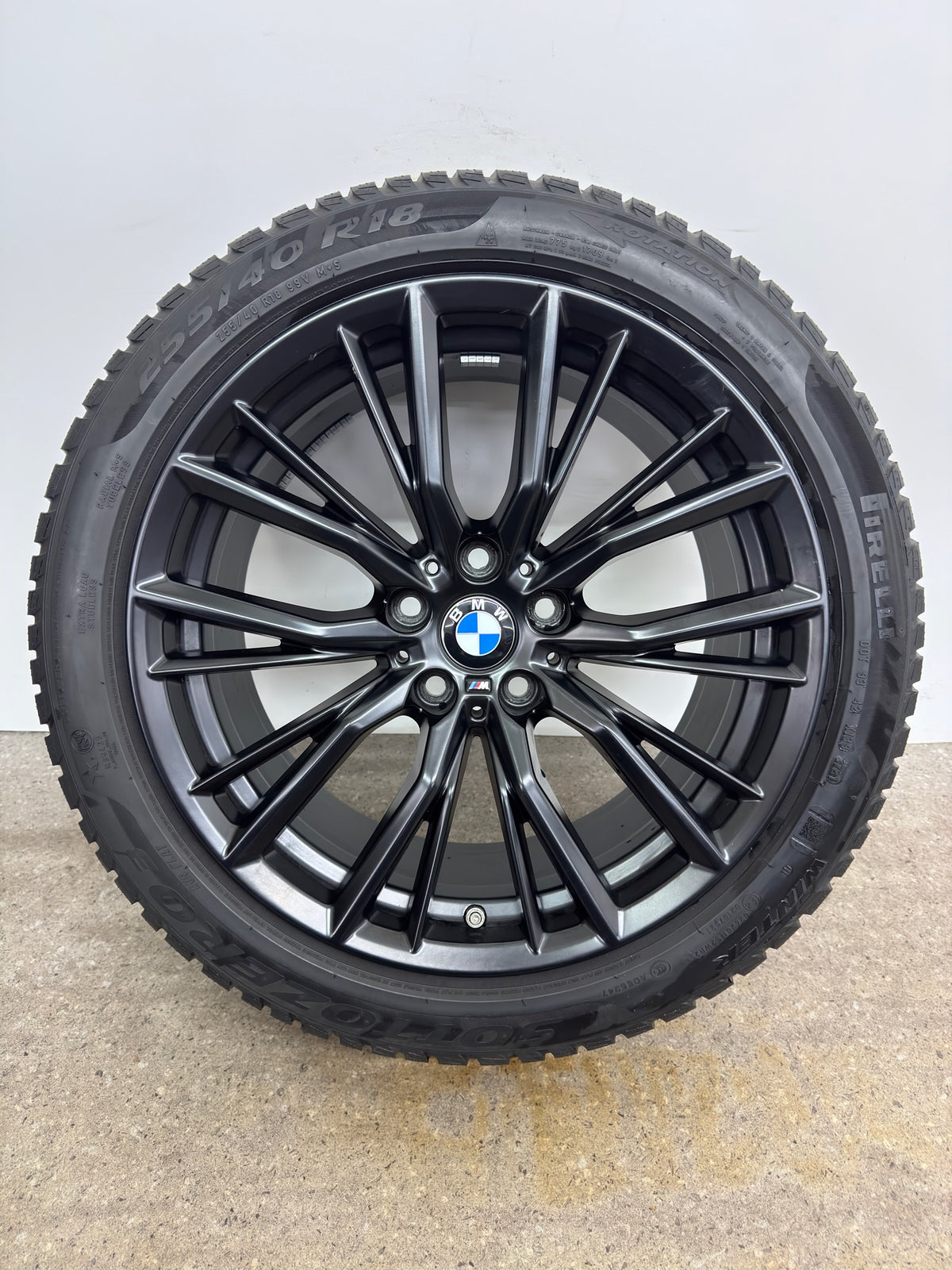 GUTER ZUSTAND Original BMW 2er G42 3er G20 G21 4er G22 G23 18 Zoll M 796M Winterräder Winterreifen Felgen 6885305 6885306 Alufelgen Schwarz 225/45 R18 95V 255/40 R18 99V RunFlat RFT RSC * MwSt.