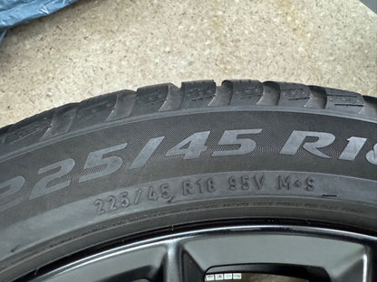 GUTER ZUSTAND Original BMW 2er G42 3er G20 G21 4er G22 G23 18 Zoll M 796M Winterräder Winterreifen Felgen 6885305 6885306 Alufelgen Schwarz 225/45 R18 95V 255/40 R18 99V RunFlat RFT RSC * MwSt.