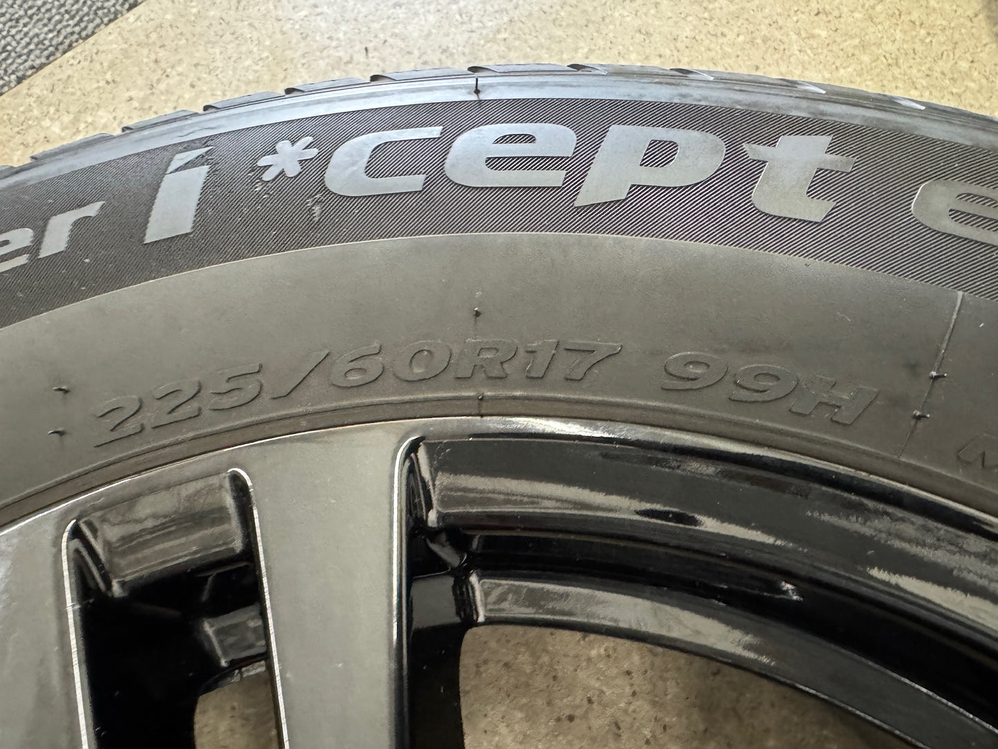 Hyundai Tuncson III 3 TL 17 Zoll Winterräder Winterreifen Felgen Alufelgen Schwarz Hochglanz SUV 225/60 R17 99H M+S KBA52249 7x17 ET47 Winterradsatz MwSt. ausweisbar