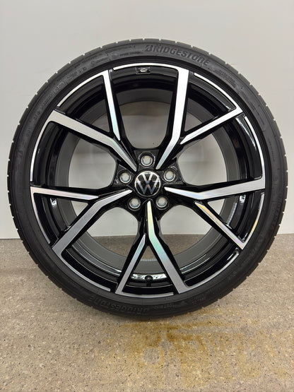 NEU DOT25 Original VW Golf VIII 8 5H CD 19 Zoll Estoril Sommerräder Sommerreifen Felgen 5H0601025AM 5H0601025AD Alufelgen 235/35 R19 91Y GTI GTD R R-Line Edition 8x19 ET50 5x112 Sommerradsatz