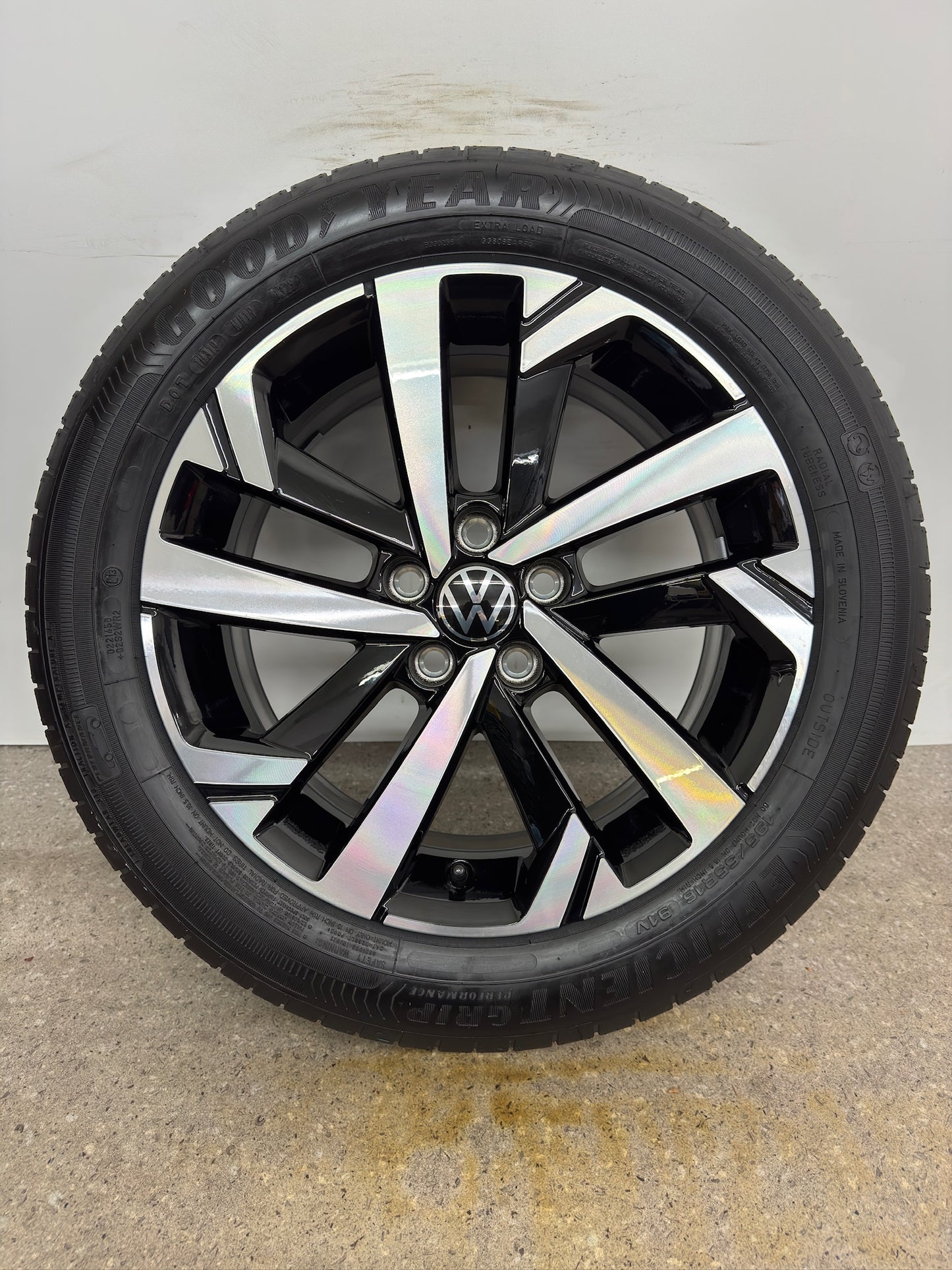NEU DOT25 Original VW Polo VI 6 2G AW 16 Zoll Torsby Sommerräder Sommerreifen Felgen 2G0601025T Alufelgen R-Line 195/55 R16 91V Sport Edition Schwarz glanzgedreht 6,5x16 ET47 5x100 Sommerradsatz