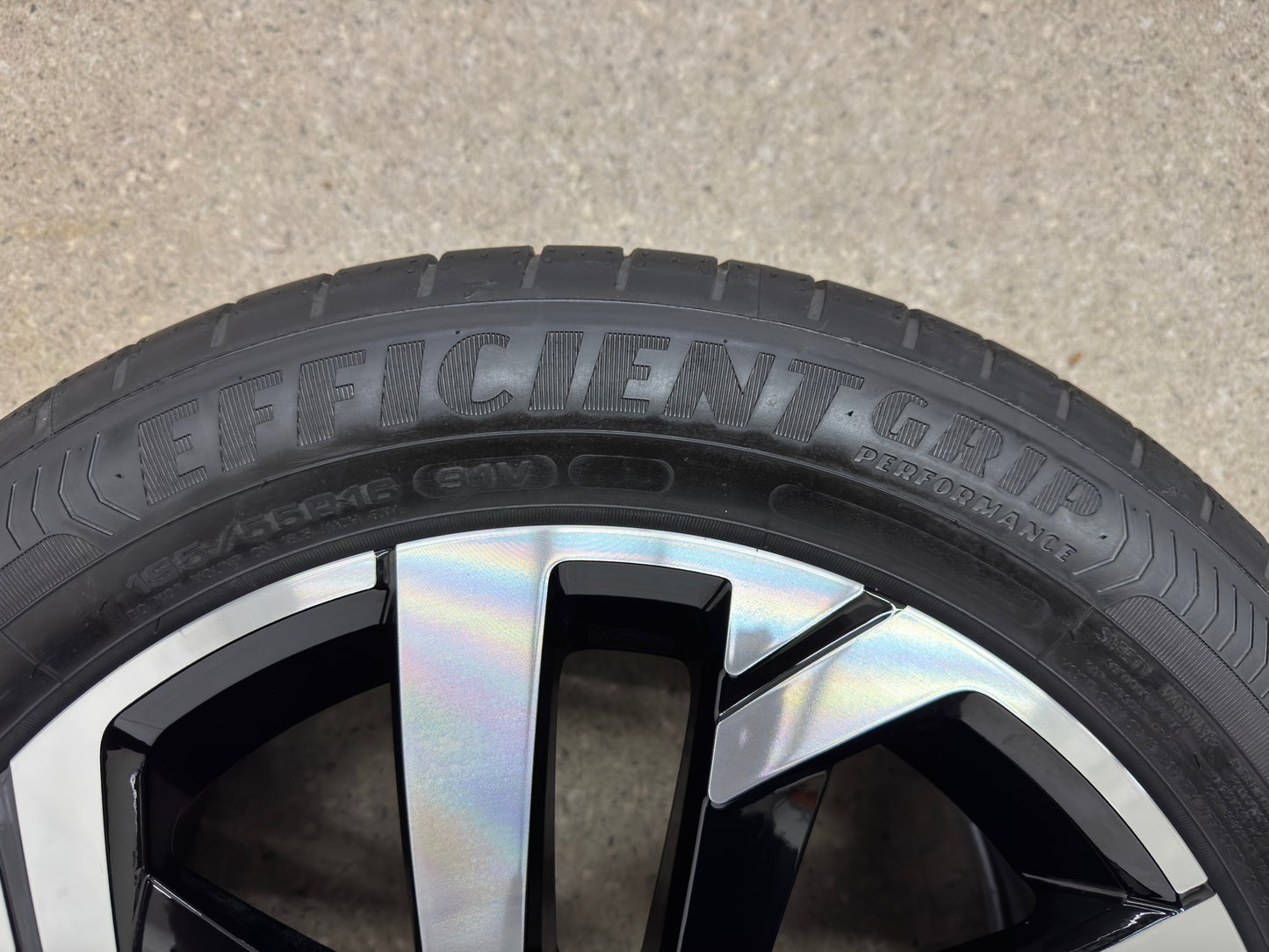 NEU DOT25 Original VW Polo VI 6 2G AW 16 Zoll Torsby Sommerräder Sommerreifen Felgen 2G0601025T Alufelgen R-Line 195/55 R16 91V Sport Edition Schwarz glanzgedreht 6,5x16 ET47 5x100 Sommerradsatz