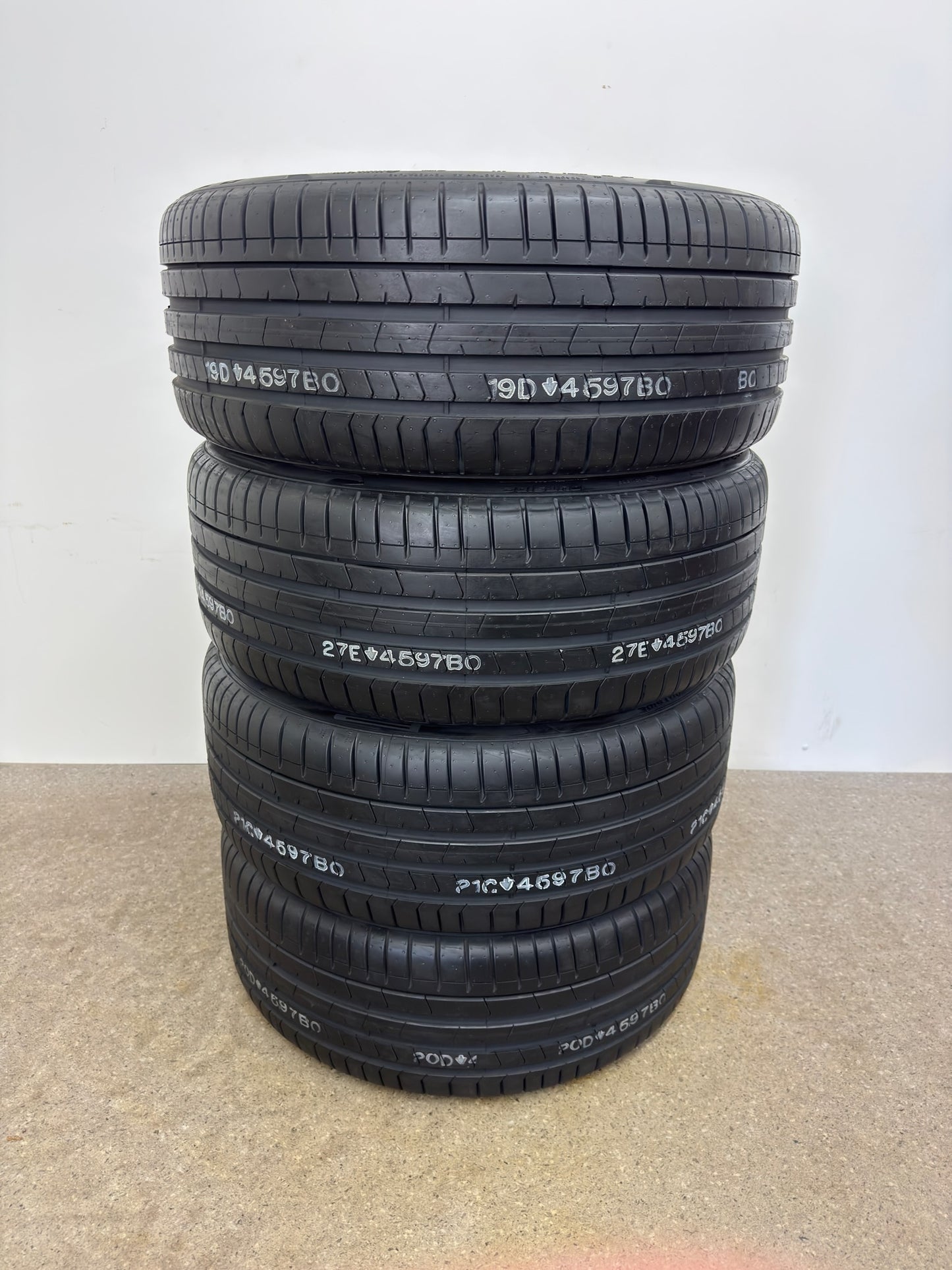NEU DOT25 Original Volvo XC90 2 II 22 Zoll Sommerräder Sommerreifen Felgen 32207757 Alufelgen 20 Spoke Diamont Cut Sport Plus Ultra 275/35 R22 104W 9x22 ET38,5 Schwarz Bicolor Sommerradsatz SUV MwSt.
