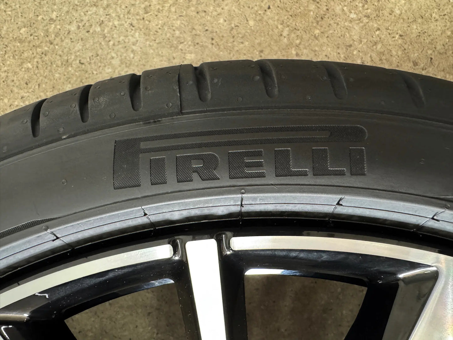 NEU DOT26 Original Volvo XC90 2 II 22 Zoll Sommerräder Sommerreifen Felgen 32207757 Alufelgen 20 Spoke Diamont Cut Sport Plus Ultra 275/35 R22 104W 9x22 ET38,5 Schwarz Bicolor Sommerradsatz SUV MwSt.