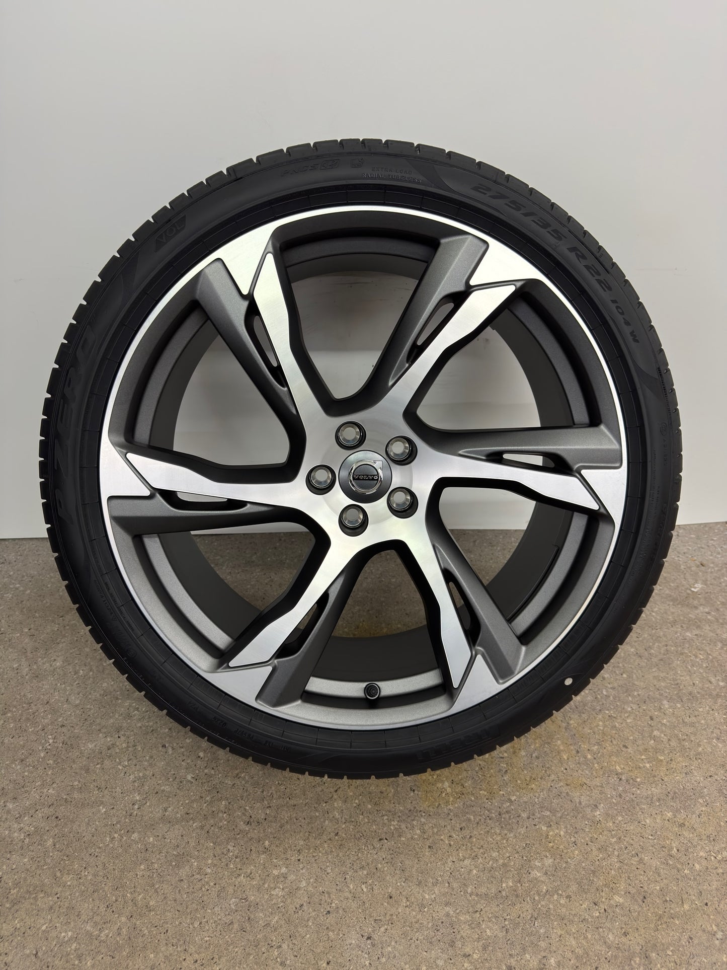 NEU DOT26 Original Volvo XC90 2 II 22 Zoll Sommerräder Sommerreifen Felgen 31454204 31650460 Alufelgen 6 Double Spoke Sport Plus Ultra 275/35 R22 104W 9x22 ET38,5 Anthrazit Sommerradsatz SUV MwSt.