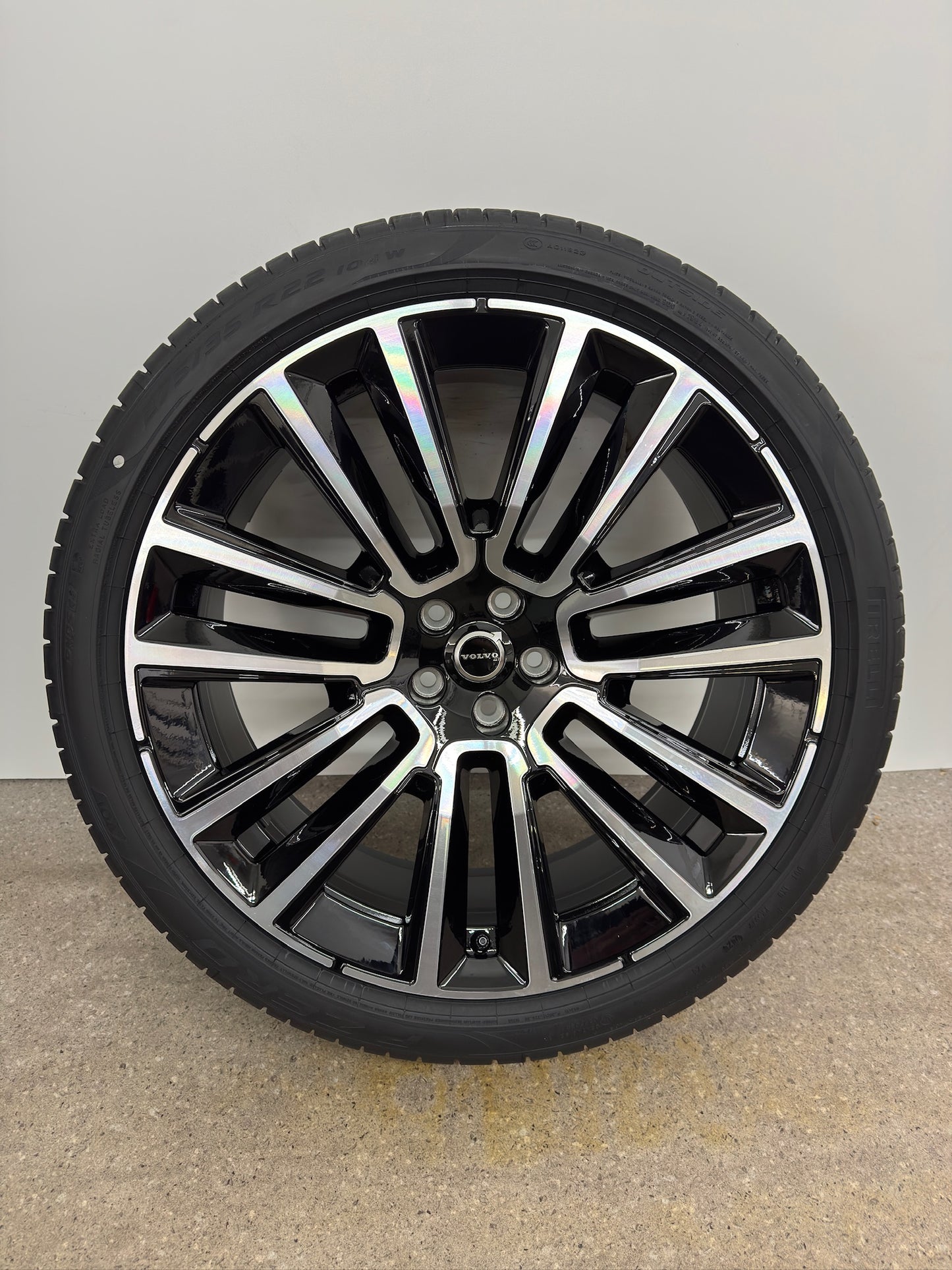 NEU DOT26 Original Volvo XC90 2 II 22 Zoll Sommerräder Sommerreifen Felgen 32294604 Alufelgen 7 Double Spoke Sport Plus Ultra 275/35 R22 104W 9x22 ET38,5 Schwarz Bicolor Sommerradsatz SUV MwSt.