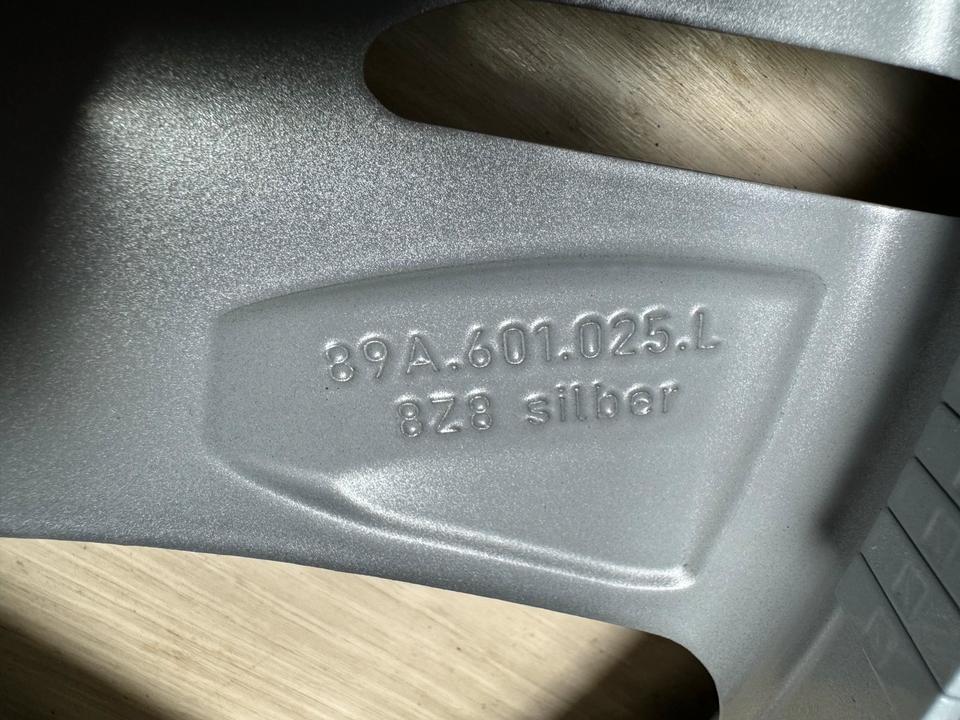 NEU Original Audi Q4 e-tron F4 20 Zoll Winterreifen Winterräder Felgen 89A601025D 89A601025L