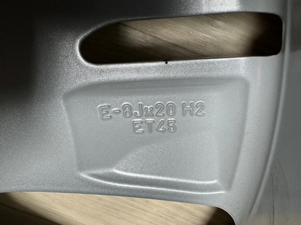 NEU Original Audi Q4 e-tron F4 20 Zoll Winterreifen Winterräder Felgen 89A601025D 89A601025L