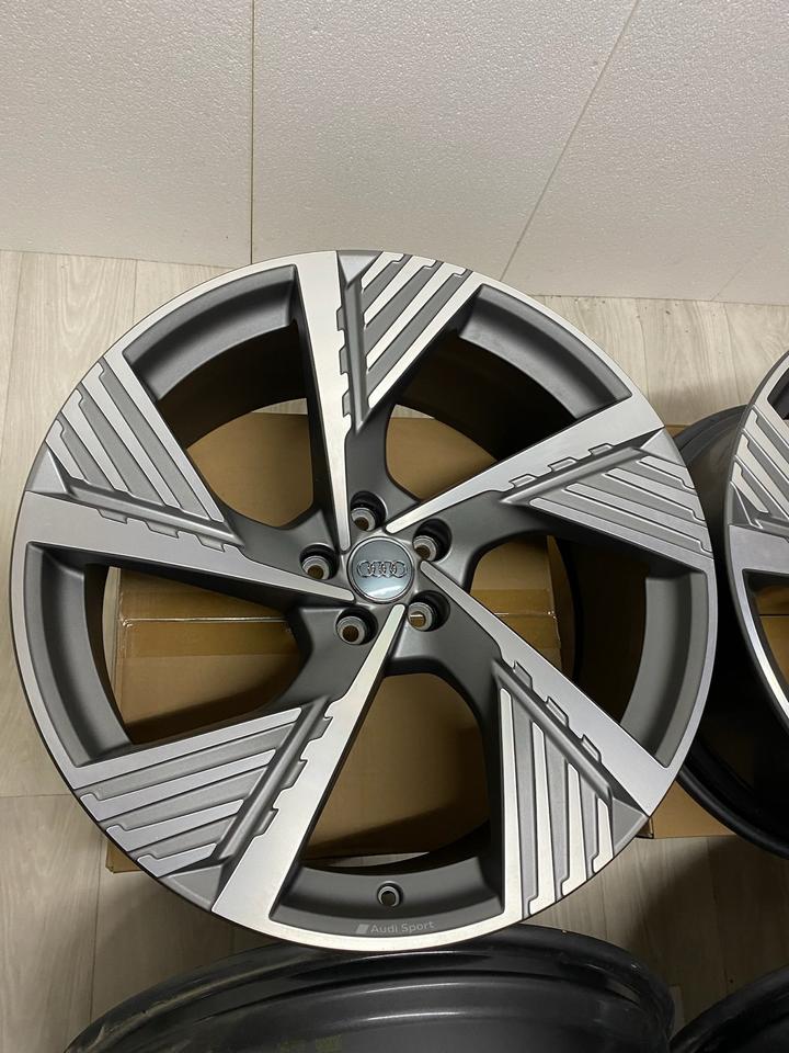 NEU Original Audi Q8 e-tron GE Sportback 4M8 22 Zoll Felgen Alufelgen Anthrazit 4KE601025B