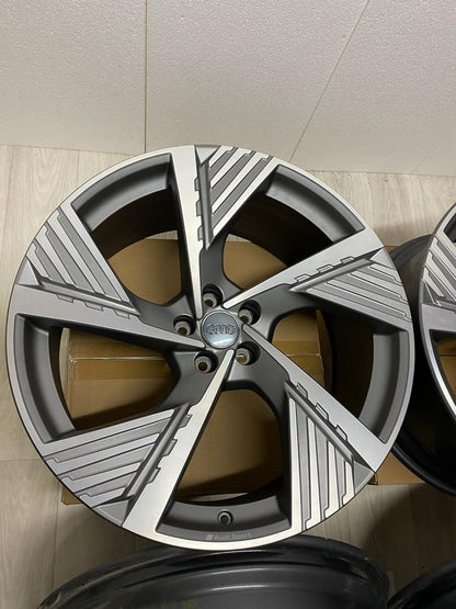 NEU Original Audi Q8 e-tron GE Sportback 4M8 22 Zoll Felgen Alufelgen Anthrazit 4KE601025B