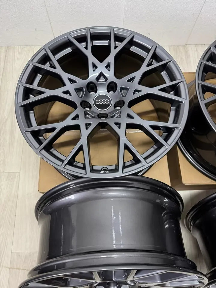 NEU Original Audi RS3 8Y Performance 19 Zoll Felgen Alufelgen 8Y0601025CK 8Y0601025CL 9x19 ET25 8x19 ET46 5x112 Sport Line Anthrazit Grau Werksauslieferungs Zustand RS Felgensatz MwSt. ausweisbar