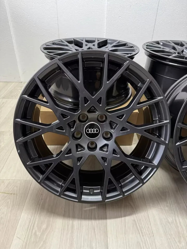 NEU Original Audi RS3 8Y Performance 19 Zoll Felgen Alufelgen 8Y0601025CK 8Y0601025CL 9x19 ET25 8x19 ET46 5x112 Sport Line Anthrazit Grau Werksauslieferungs Zustand RS Felgensatz MwSt. ausweisbar