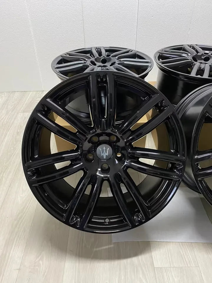 NEU* Original Maserati Quattroporte M156 Ghibli M157 Urano 20 Zoll Felgen Alufelgen 670016859 670016860 8,5x20 ET43 10,5x20 ET45 5x114,3 Black Edition Schwarz Sport Line Felgensatz MwSt.